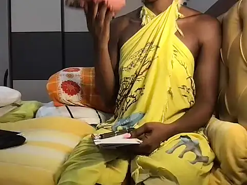 Snapshot of choco_petite chatting on October 10, 2025, 5:08 am choco petite online show from October 10, 2025, 5:08 am