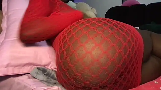 Snapshot of choco_petite chatting on February 24, 2026, 3:51 am choco petite online show from February 24, 2026, 3:51 am