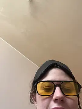 Snapshot of Flossy_Vettie chatting on February 22, 2026, 1:35 pm Flossy Vettie online show from February 22, 2026, 1:35 pm