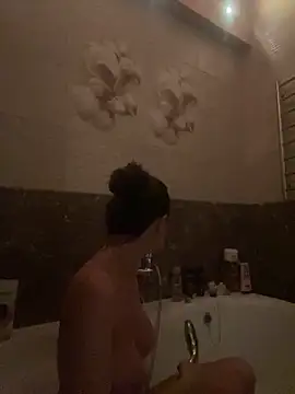 Snapshot of Flossy_Vettie chatting on February 4, 2026, 8:15 pm Flossy Vettie online show from February 4, 2026, 8:15 pm