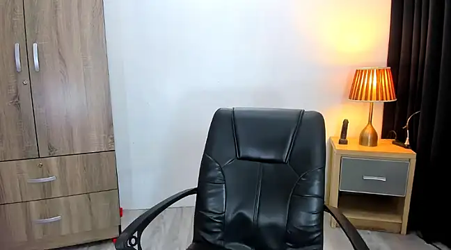 xxHeavenly AngeLxx online show from March 13, 2025, 7:42 am