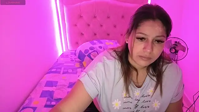 Nazlyy30 online show from October 24, 2025, 5:06 am