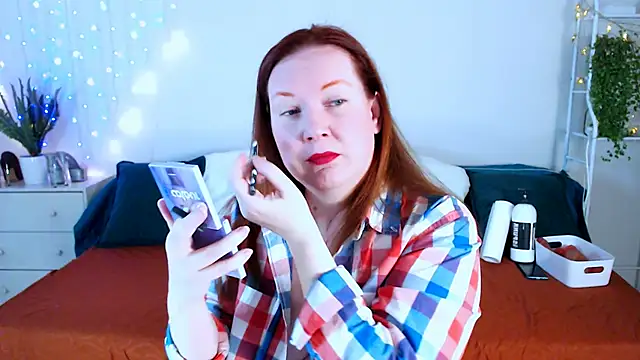 GoddessLara online show from November 30, 2025, 11:05 pm