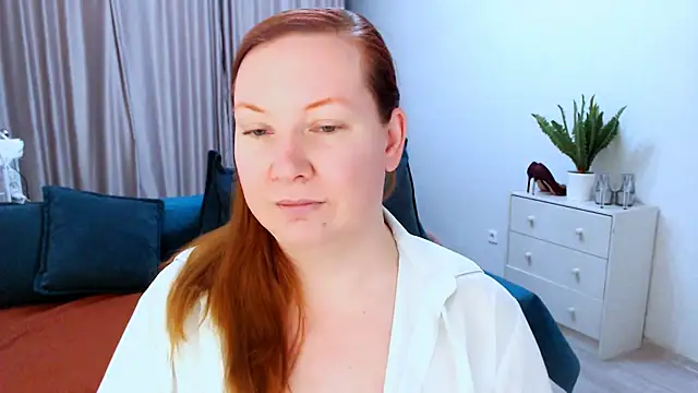 GoddessLara online show from September 30, 2025, 8:37 pm