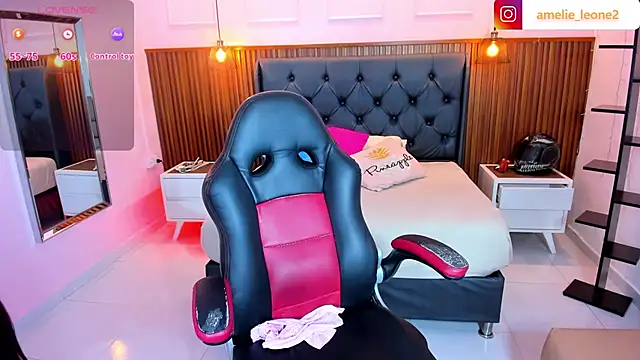 AMELIELEONE online show from February 18, 2026, 12:23 pm