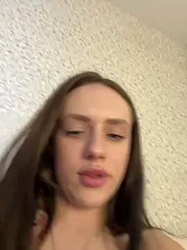 Lisaaan online show from March 15, 2025, 2:23 pm