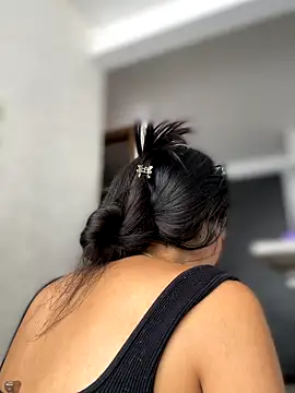 DulceLenns online show from September 10, 2025, 6:18 pm