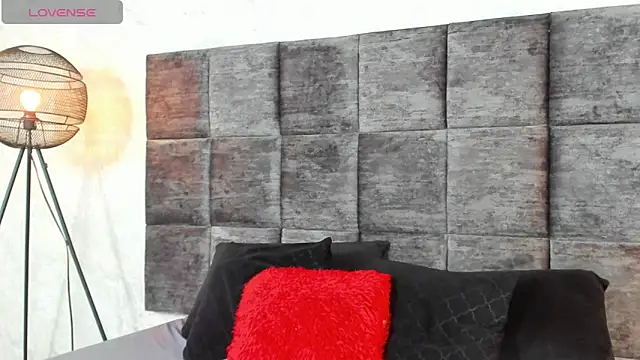 SusanRodriguez  online show from October 28, 2025, 10:09 pm