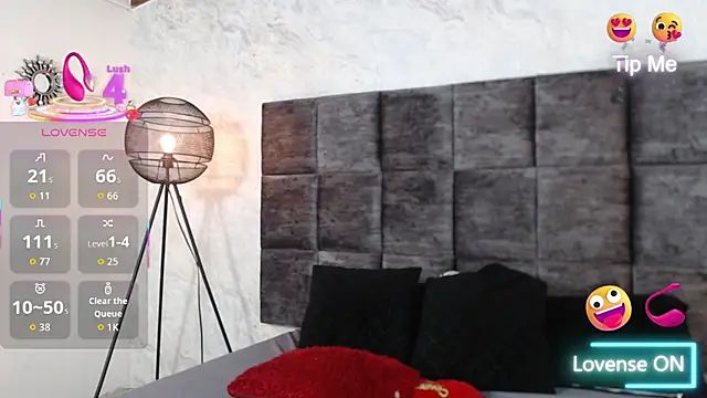 SusanRodriguez  online show from October 22, 2025, 9:03 pm