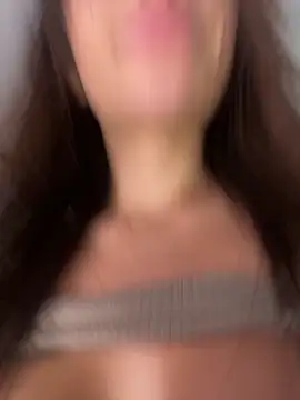 Emmily 19 online show from March 18, 2025, 11:20 pm