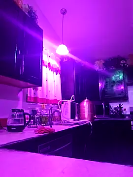 ScarletCallings420 online show from February 27, 2025, 4:32 pm