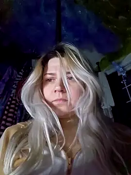 ScarletCallings420 online show from February 14, 2025, 4:41 pm