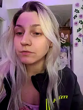 ScarletCallings420 online show from March 12, 2025, 7:58 pm