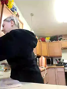 ScarletCallings420 online show from December 12, 2024, 8:21 pm