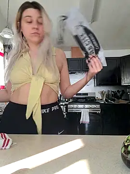 ScarletCallings420 online show from April 1, 2026, 12:46 am