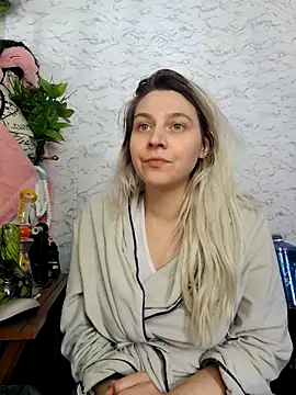 ScarletCallings420 online show from April 16, 2026, 9:39 pm