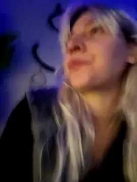 ScarletCallings420 online show from November 3, 2025, 5:27 pm