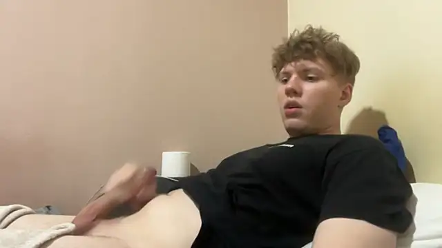 sexybooii6968 online show from November 30, 2025, 3:35 pm