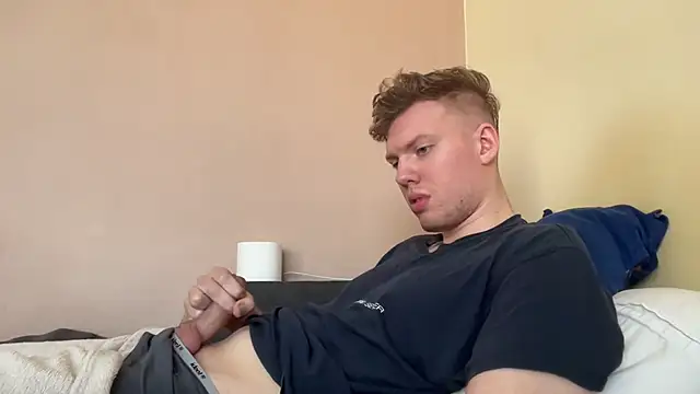 sexybooii6968 online show from March 1, 2026, 11:43 am