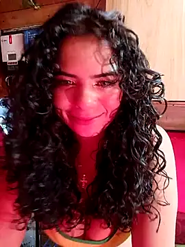 Snapshot of Simone_Miller chatting on March 7, 2025, 6:22 pm Simone Miller online show from March 7, 2025, 6:22 pm