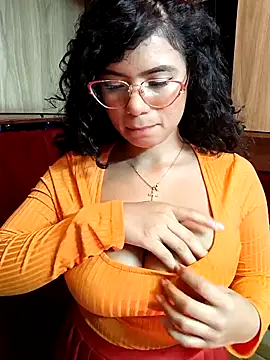 Snapshot of Simone_Miller chatting on March 19, 2025, 11:03 pm Simone Miller online show from March 19, 2025, 11:03 pm