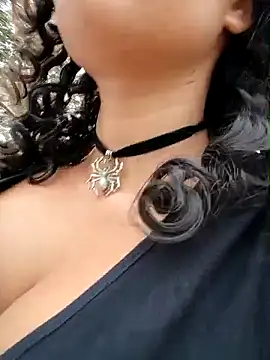 Snapshot of Simone_Miller chatting on October 25, 2025, 4:18 pm Simone Miller online show from October 25, 2025, 4:18 pm