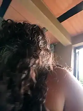 Snapshot of Simone_Miller chatting on January 14, 2026, 6:33 pm Simone Miller online show from January 14, 2026, 6:33 pm