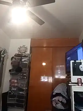 BIG-CkD F online show from September 19, 2025, 4:33 pm