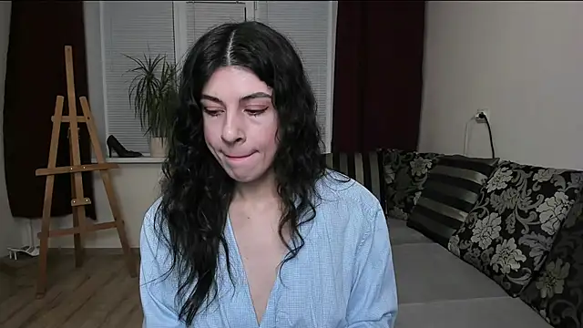 MolagAnna online show from September 16, 2025, 7:48 pm