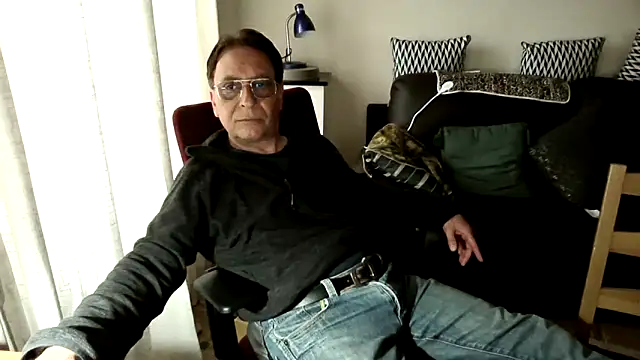 HETEREOMAN online show from April 12, 2026, 4:43 pm