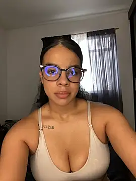 trianawhite online show from April 22, 2026, 3:41 pm