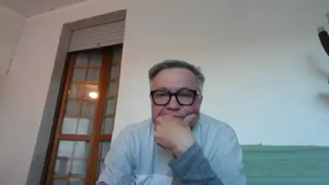 Snapshot of YOU6me chatting on May 2, 2026, 5:07 pm YOU6me online show from May 2, 2026, 5:07 pm