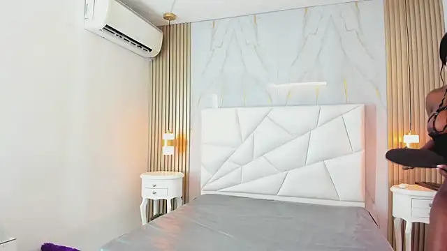 lissetlong69 online show from March 19, 2025, 6:03 am