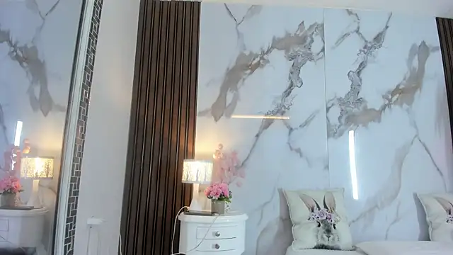 hannahill69 online show from November 14, 2025, 5:11 am