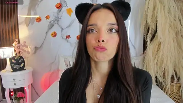 hannahill69 online show from October 28, 2025, 5:29 am