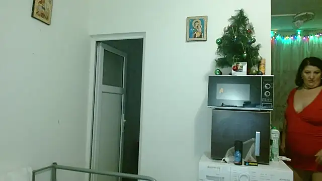 RidemerafSuzana online show from February 5, 2025, 4:47 pm