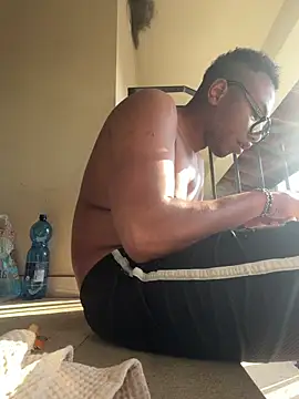 iamrafaelhot online show from April 8, 2026, 3:35 pm