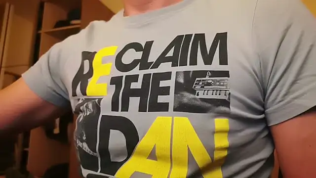 Snapshot of Lucas1andOnly4Girl chatting on October 31, 2025, 5:09 pm Lucas1andOnly4Girl online show from October 31, 2025, 5:09 pm