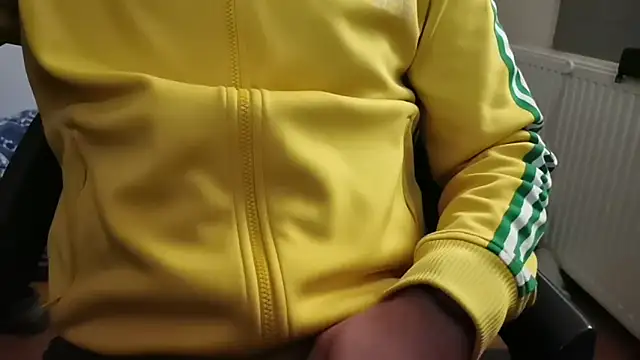 Snapshot of Lucas1andOnly4Girl chatting on November 28, 2025, 2:06 pm Lucas1andOnly4Girl online show from November 28, 2025, 2:06 pm