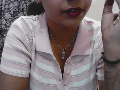 LovingPihu online show from May 19, 2026, 5:58 am