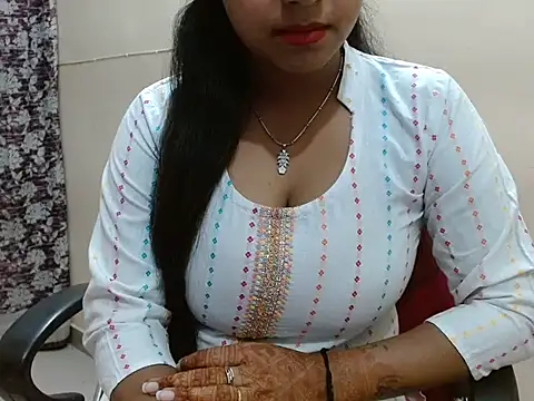 LovingPihu online show from April 14, 2026, 5:12 am