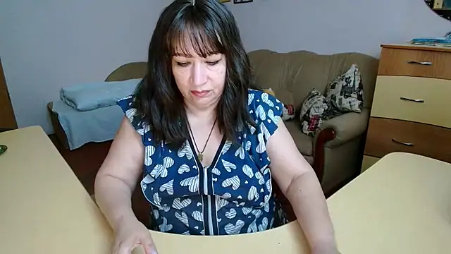 Snapshot of Lucretia_Goldi_ chatting on October 24, 2025, 9:14 pm Lucretia Goldi online show from October 24, 2025, 9:14 pm