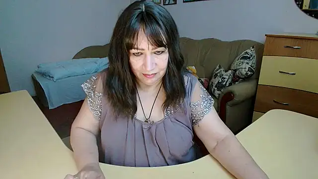 Snapshot of Lucretia_Goldi_ chatting on October 28, 2025, 9:03 pm Lucretia Goldi online show from October 28, 2025, 9:03 pm