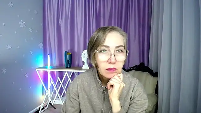 queen a n i online show from October 21, 2025, 10:14 am