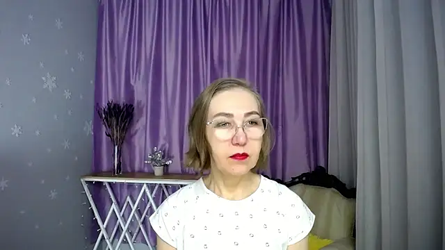 queen a n i online show from March 15, 2026, 8:43 am