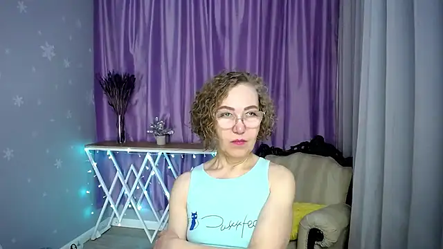 queen a n i online show from May 11, 2026, 9:10 am