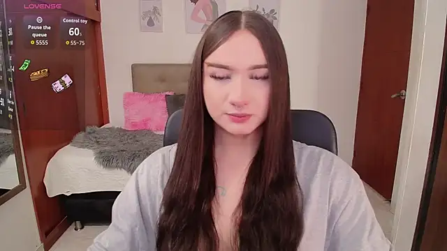 Miley Baker online show from September 10, 2025, 1:43 pm