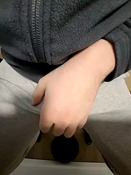 Sissy Tim online show from March 17, 2025, 8:29 am