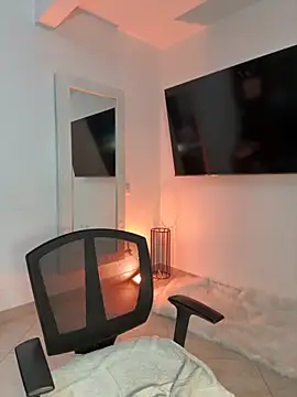 kem hott online show from October 20, 2025, 5:31 am