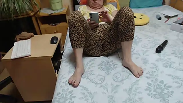 Margaret-milf online show from February 2, 2026, 9:03 pm